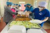 TIẾP NỐI HÀNH TRÌNH “TRẠM SẺ CHIA YÊU THƯƠNG – ĐIỂM PHÁT CƠM MIỄN PHÍ” CỦA CÔNG ĐOÀN CÔNG TY FOXCONN TRAO GỬI 200 SUẤT CƠM CHO NGƯỜI BỆNH ĐIỀU TRỊ NỘI TRÚ TẠI BỆNH VIỆN UNG BƯỚU TỈNH BẮC GIANG