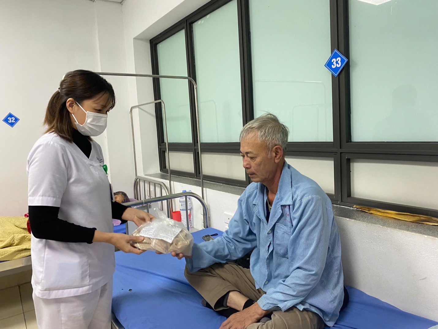 ẤM LÒNG NGƯỜI BỆNH KHI ĐÔNG VỀ