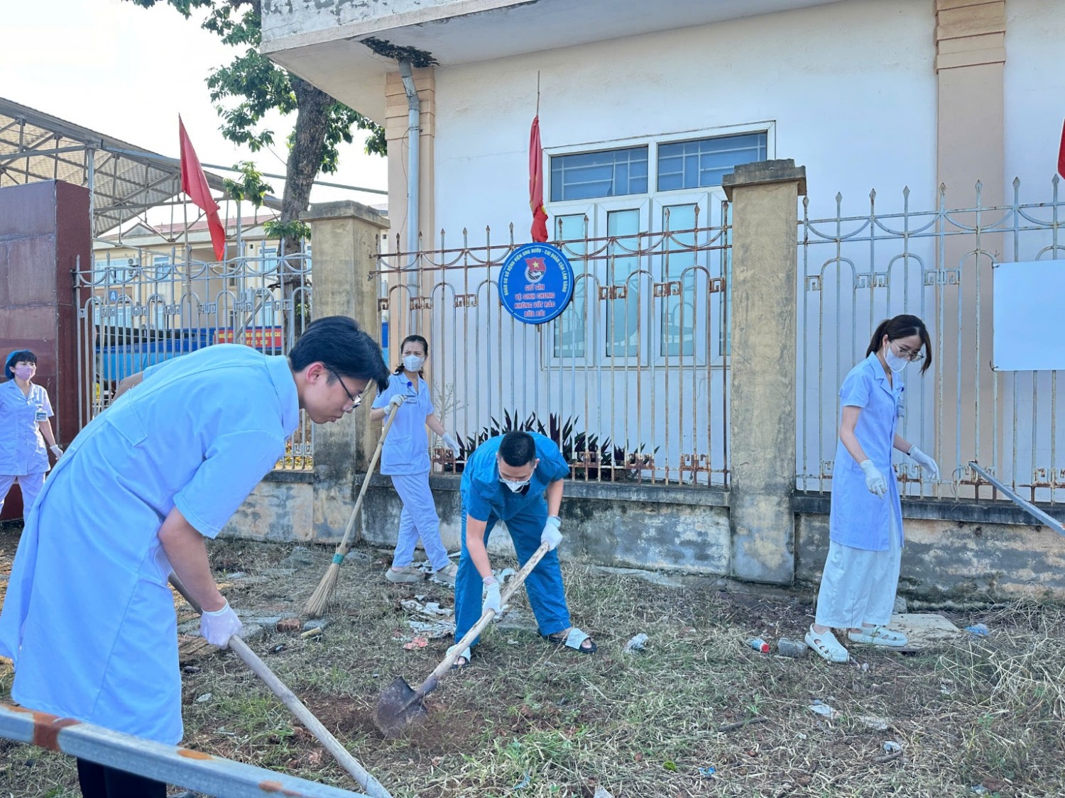HƯỞNG ỨNG 80 NĂM NGÀY QUỐC KHÁNH 2/9 –BỆNH VIỆN UNG BƯỚU BẮC NINH RA QUÂN VỆ SINH TOÀN VIỆN